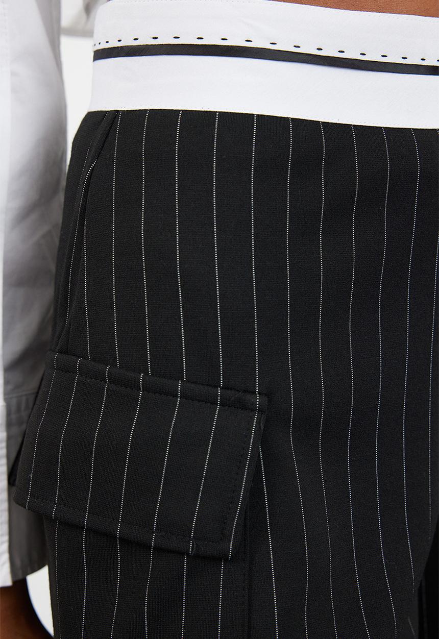 Trendyol - Striped cargo pocket shorts - black