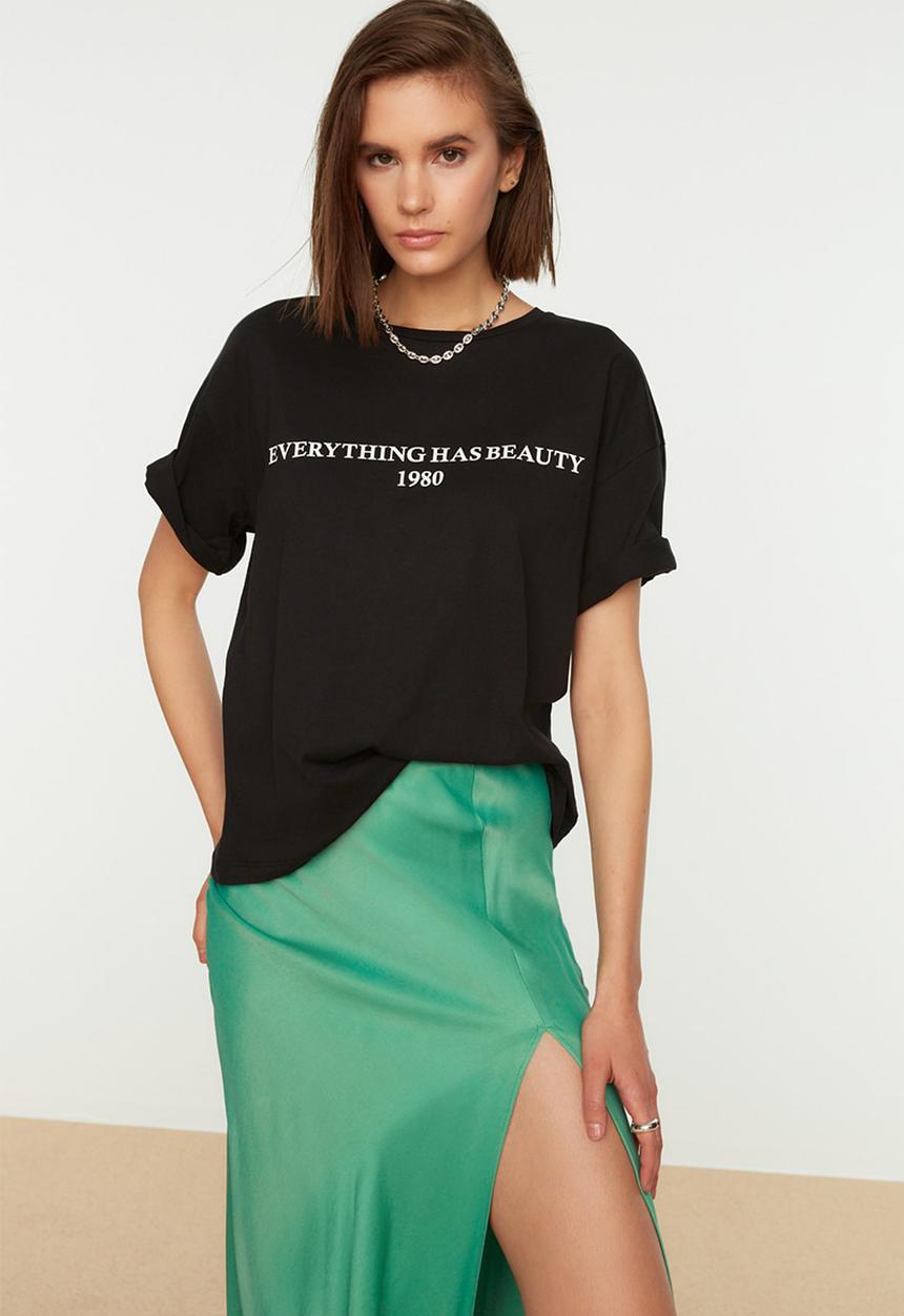 Trendyol - Slogan Printed Relaxed Crew Neck Knitted T-Shirt - Black