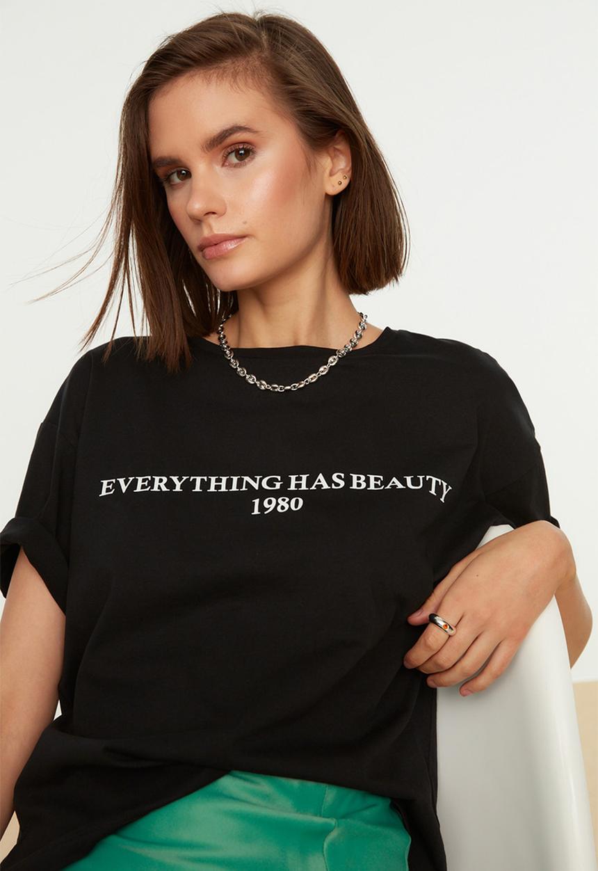 Trendyol - Slogan Printed Relaxed Crew Neck Knitted T-Shirt - Black