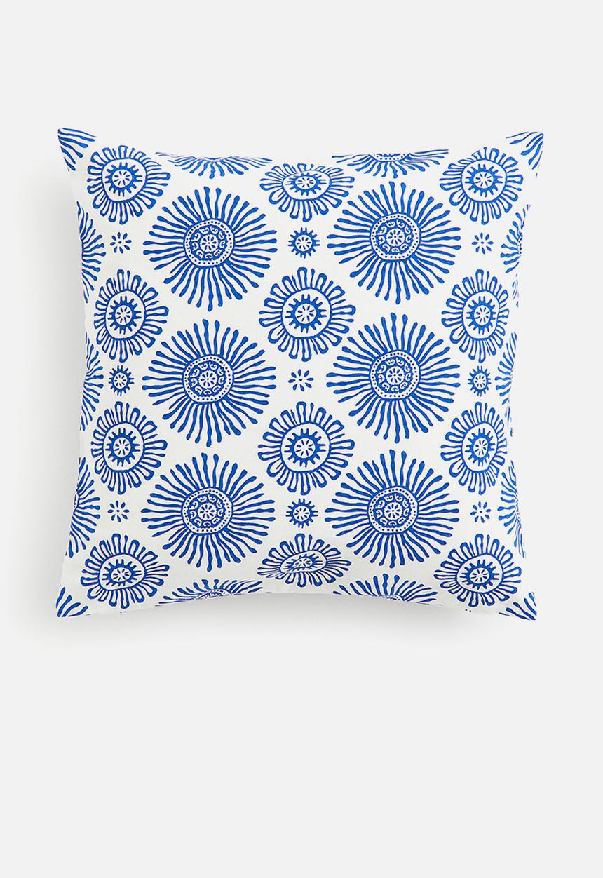 H&M - Patterned cushion cover - bright blue/floral 