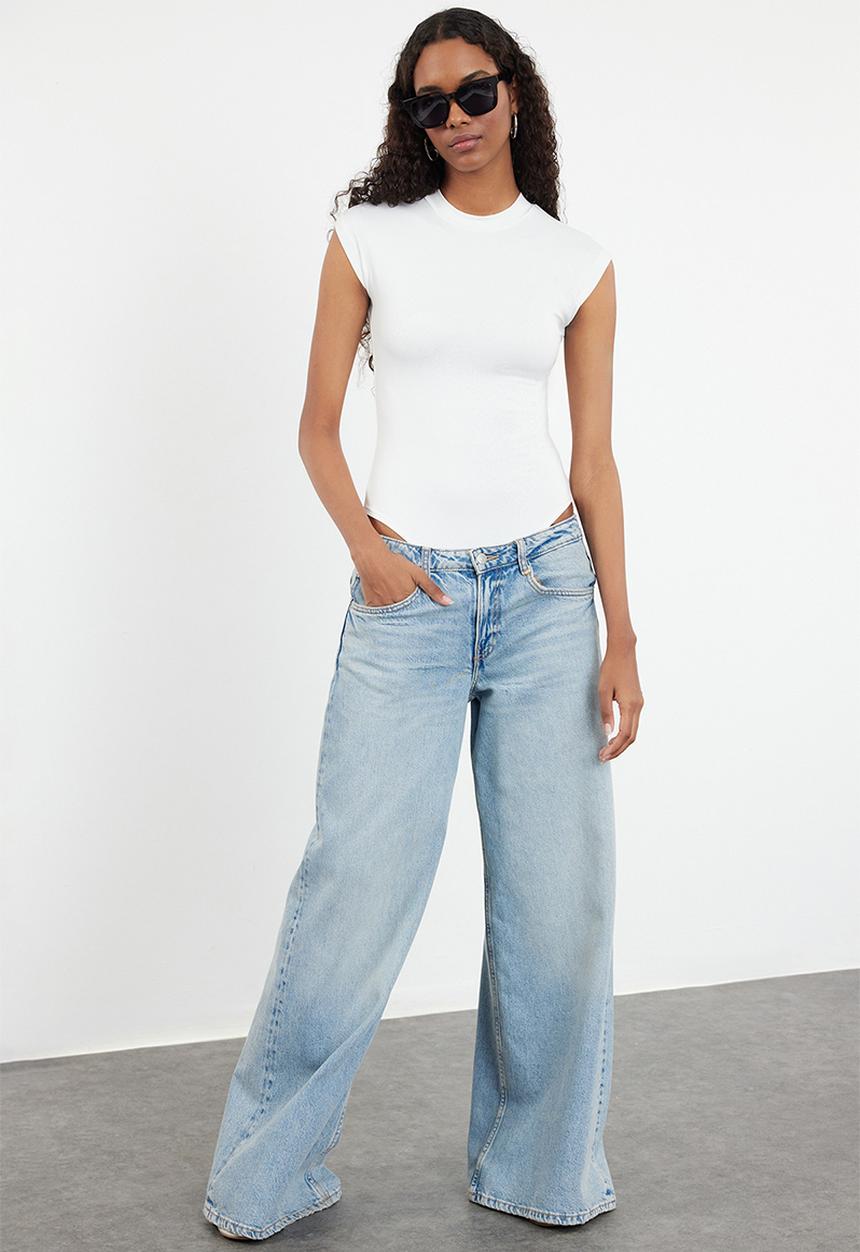 Trendyol - Fitted snap body - ecru