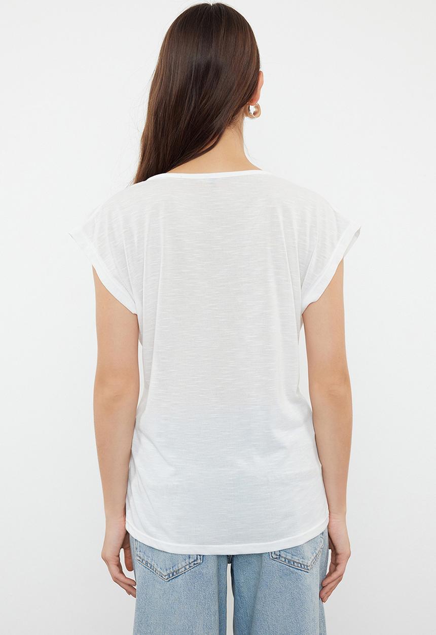 Trendyol - V-neck relaxed knit t-shirt - white