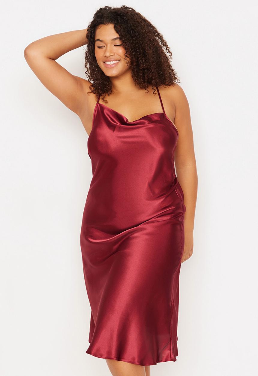 Trendyol - Plus Burgundy Satin Back Detailed Nightshirt - Burgundy