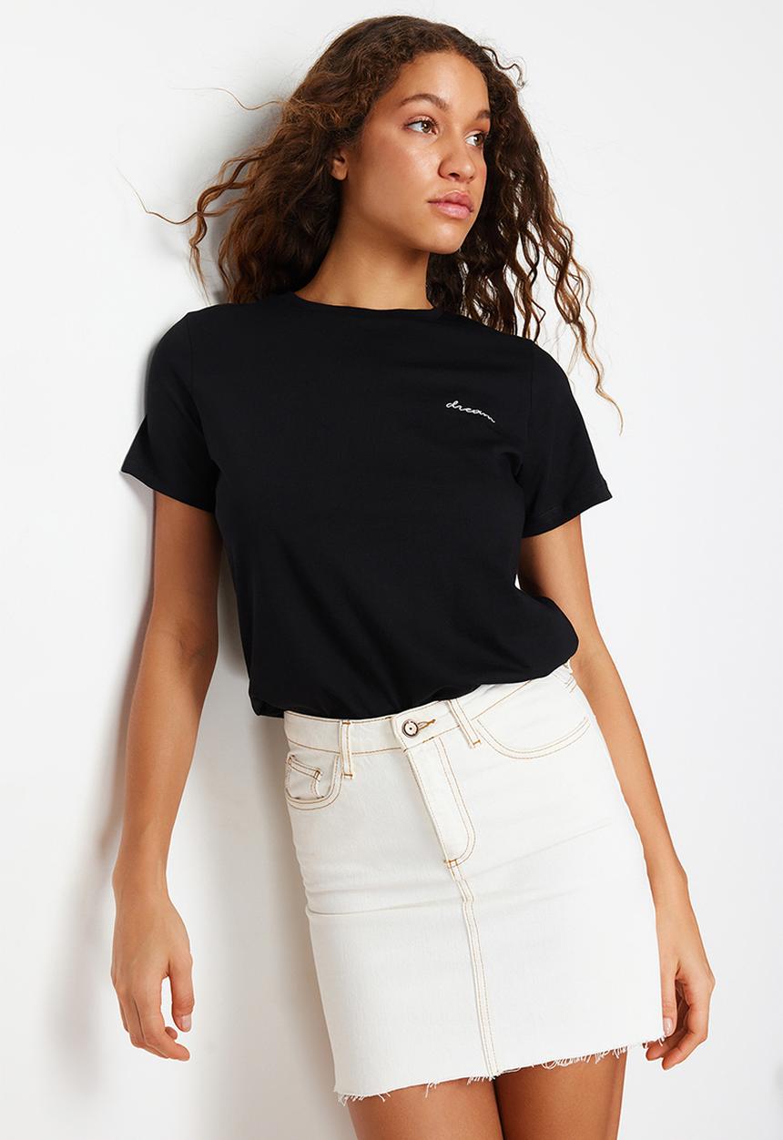 Trendyol - Embroidered fit t-shirt - black