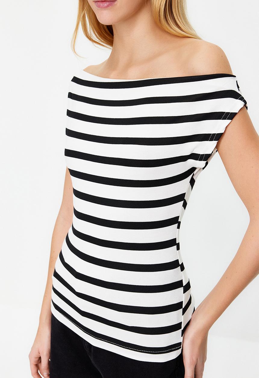 Trendyol - Boat neck stretch knitted top - black & white