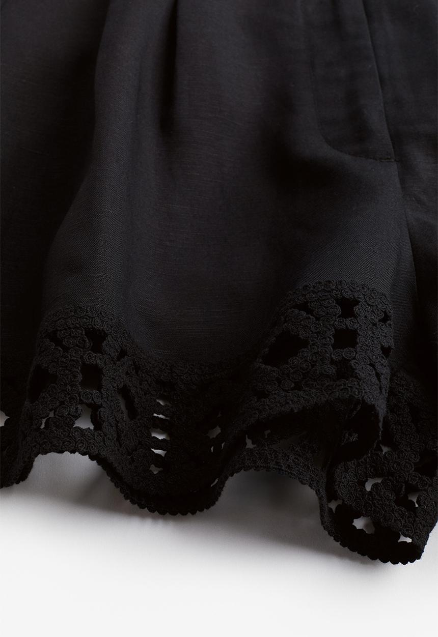H&M - Crochet-look-trim shorts - black