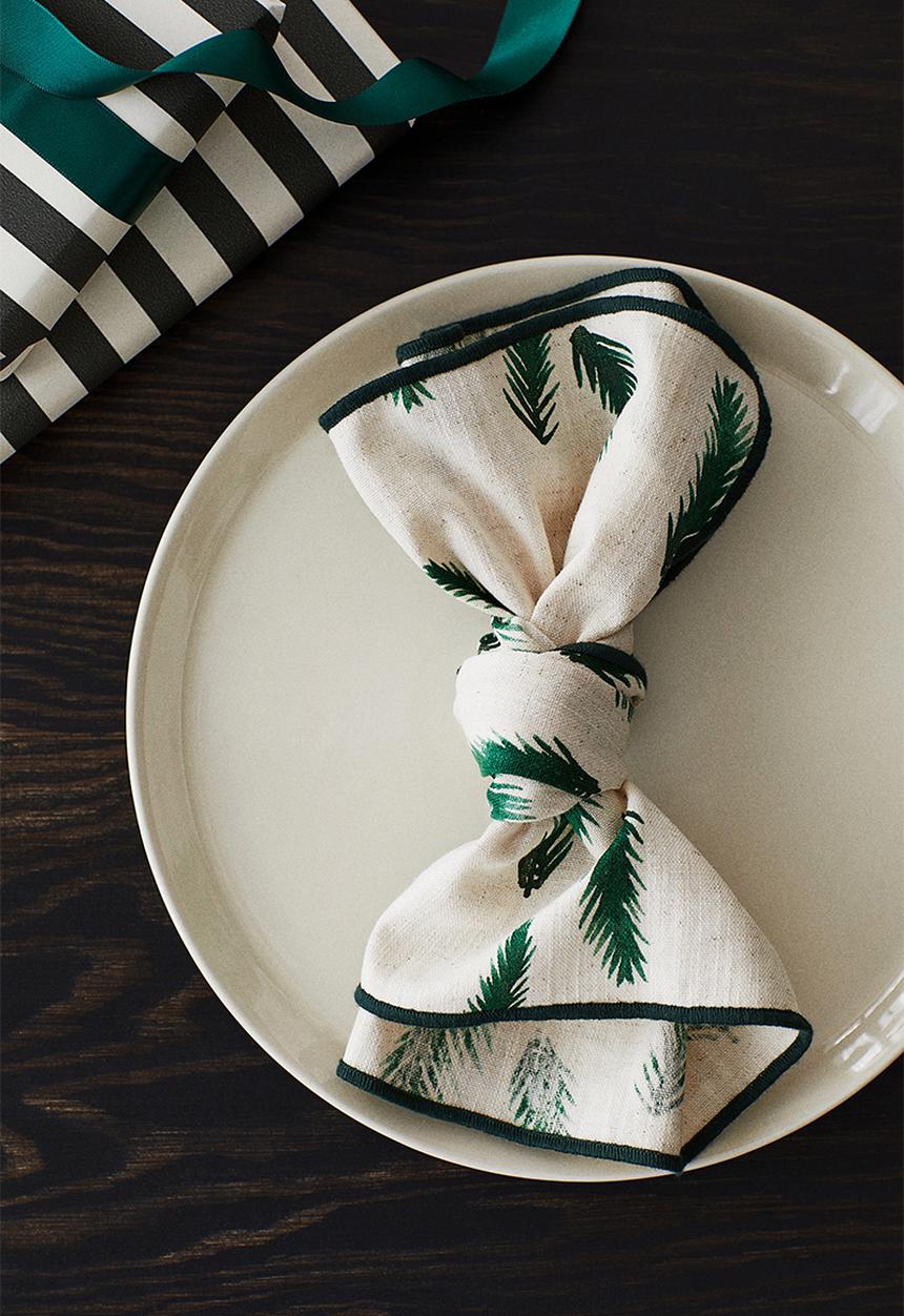 H&M - 4 pack patterned napkins - green patterned