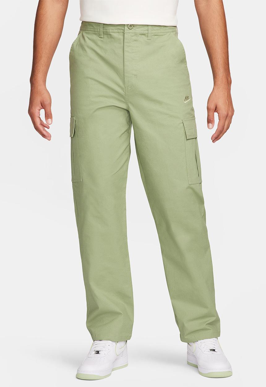 Nike - CLUB CARGO PANT - Oil Green