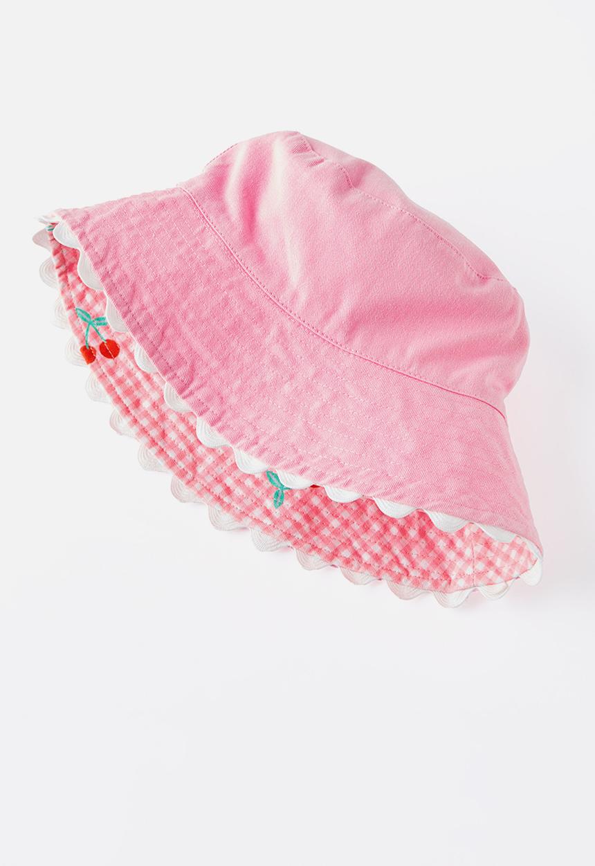 Cotton On - Kids reversible bucket hat - blush pink gingham/cherries