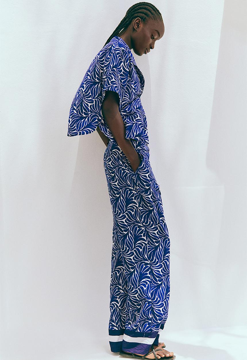 H&M - Wide trousers - dark blue patterned