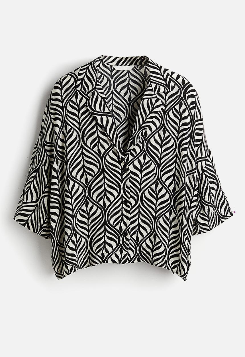 H&M - Oversized resort shirt - black & patterned