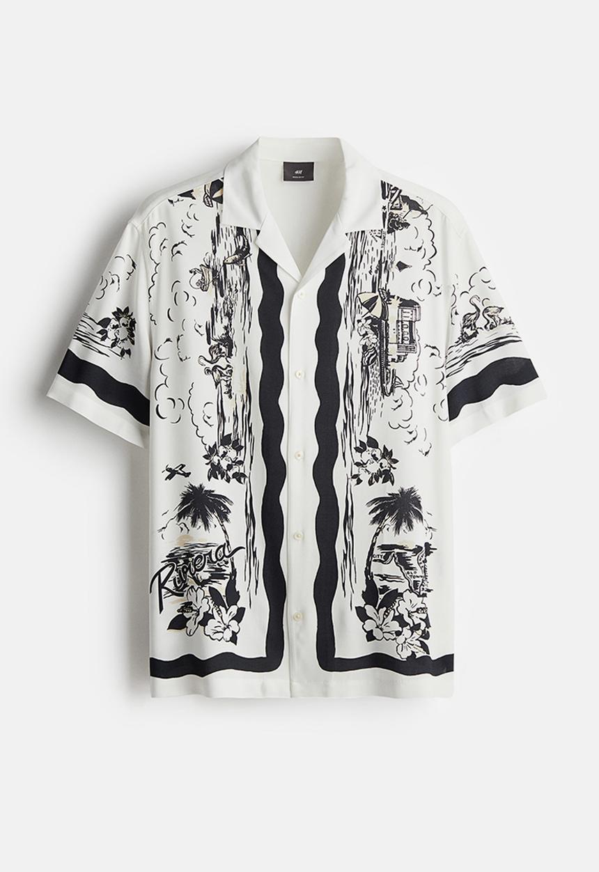H&M - Regular fit printed resort shirt - black/riviera