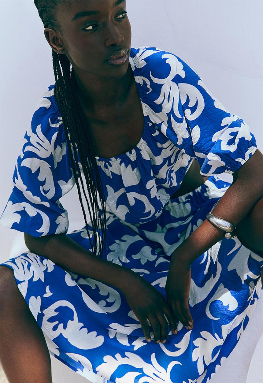 H&M - Midi skirt - bright blue/patterned