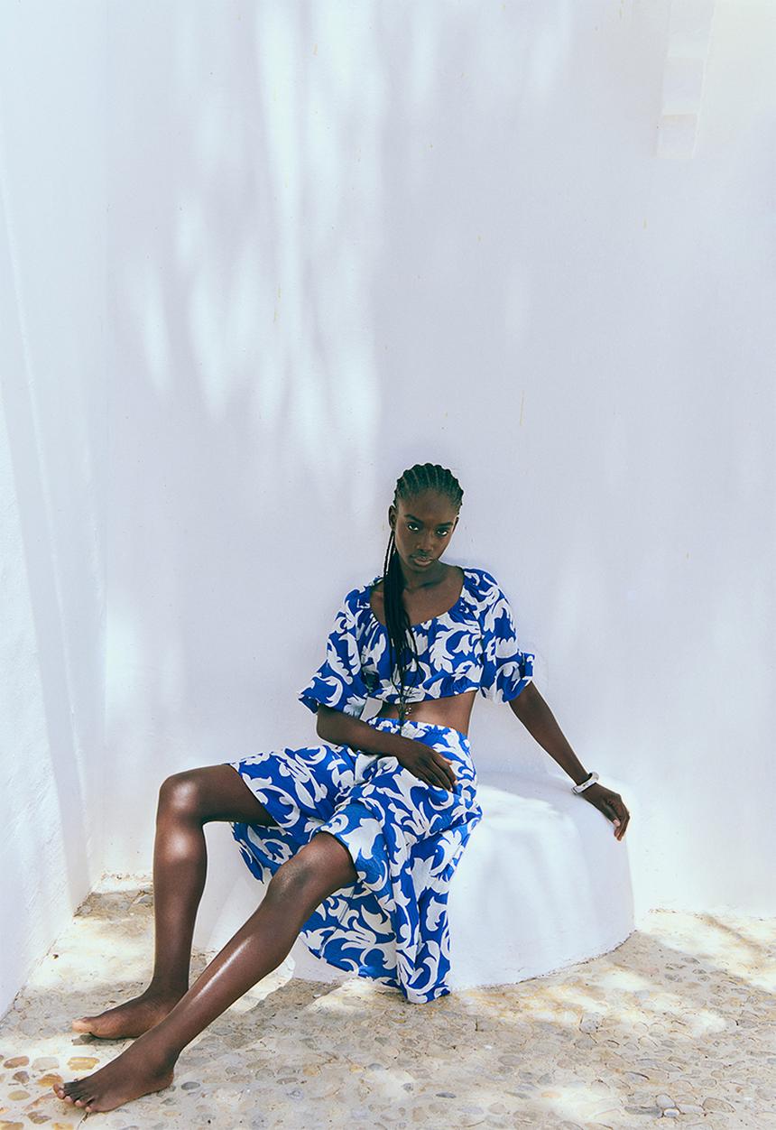 H&M - Midi skirt - bright blue/patterned