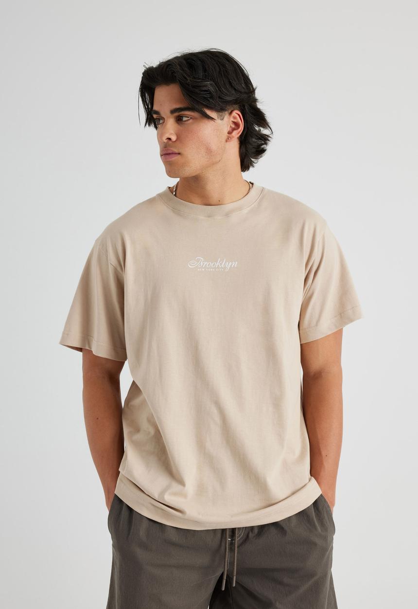 Factorie - Relaxed Fit Graphic T Shirt - Uc Beige/Brooklyn Crest