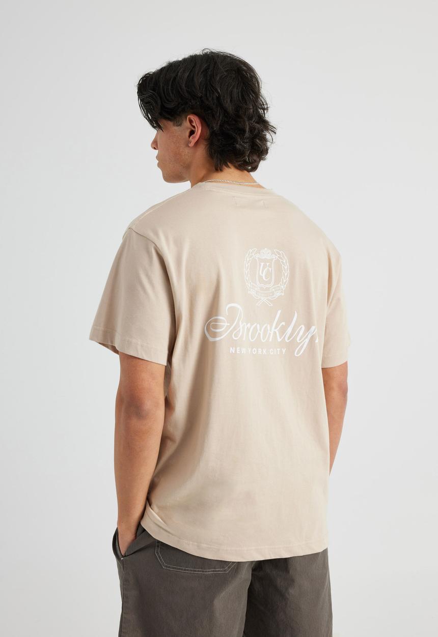 Factorie - Relaxed Fit Graphic T Shirt - Uc Beige/Brooklyn Crest