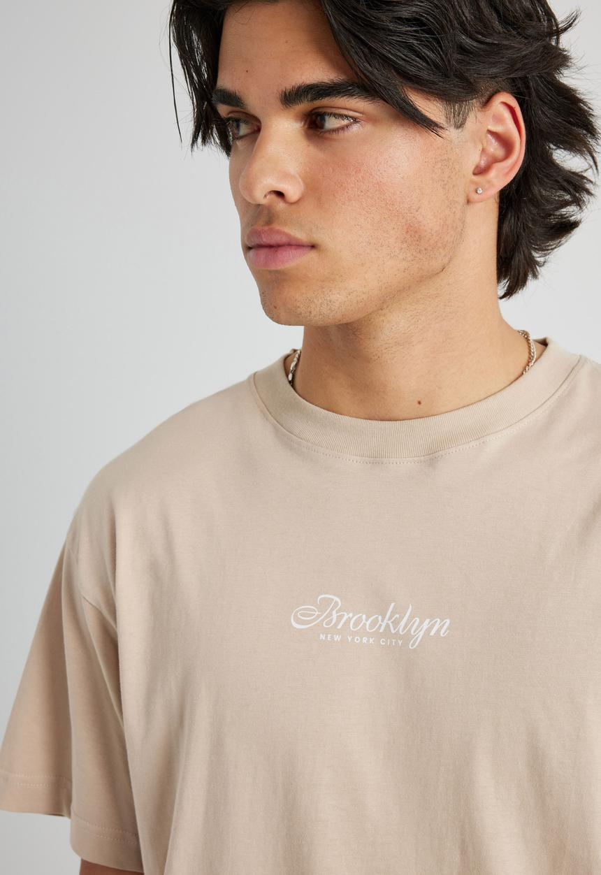 Factorie - Relaxed Fit Graphic T Shirt - Uc Beige/Brooklyn Crest