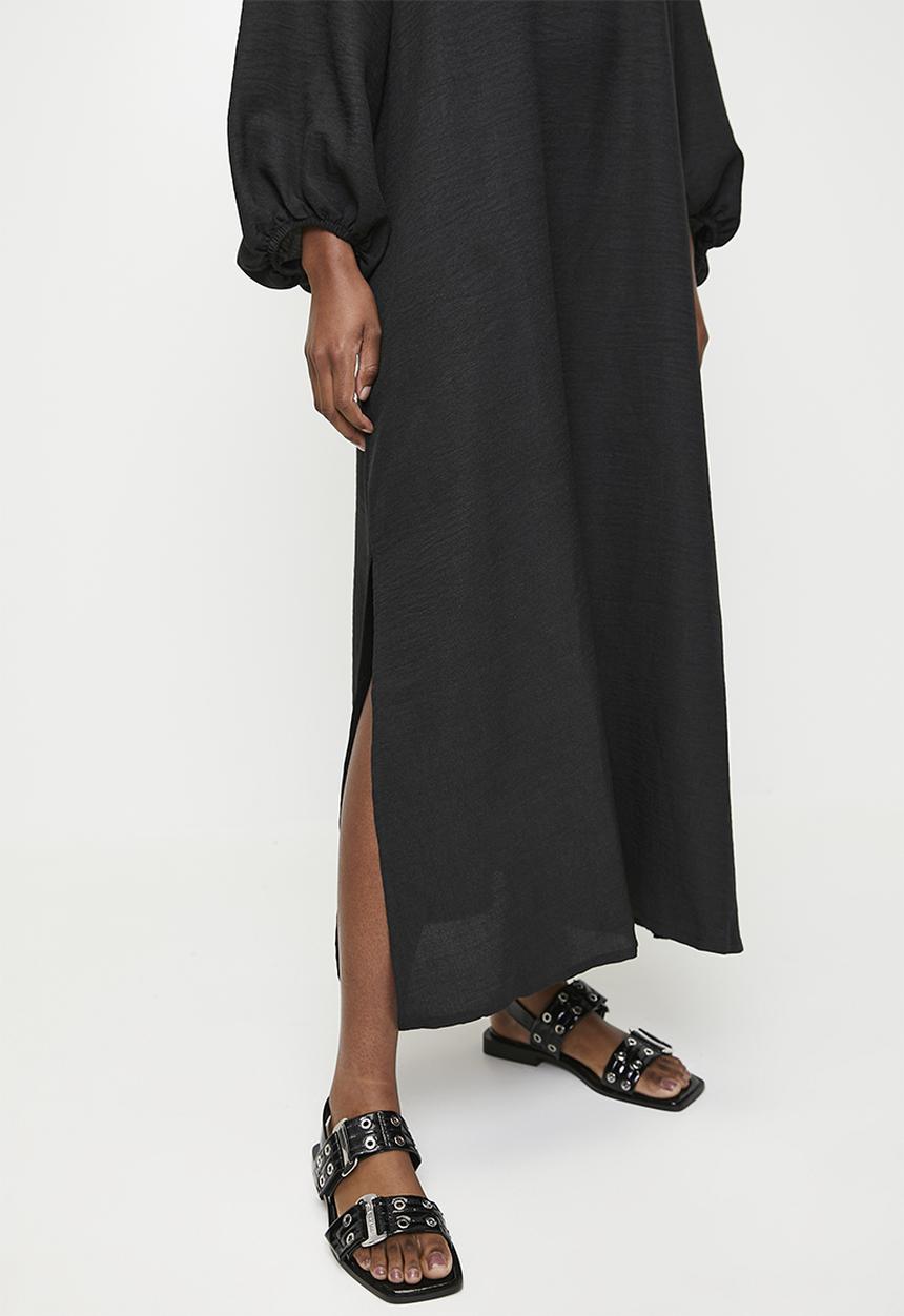 Superbalist - Volume sleeve Maxi Tunic with Slit - Black