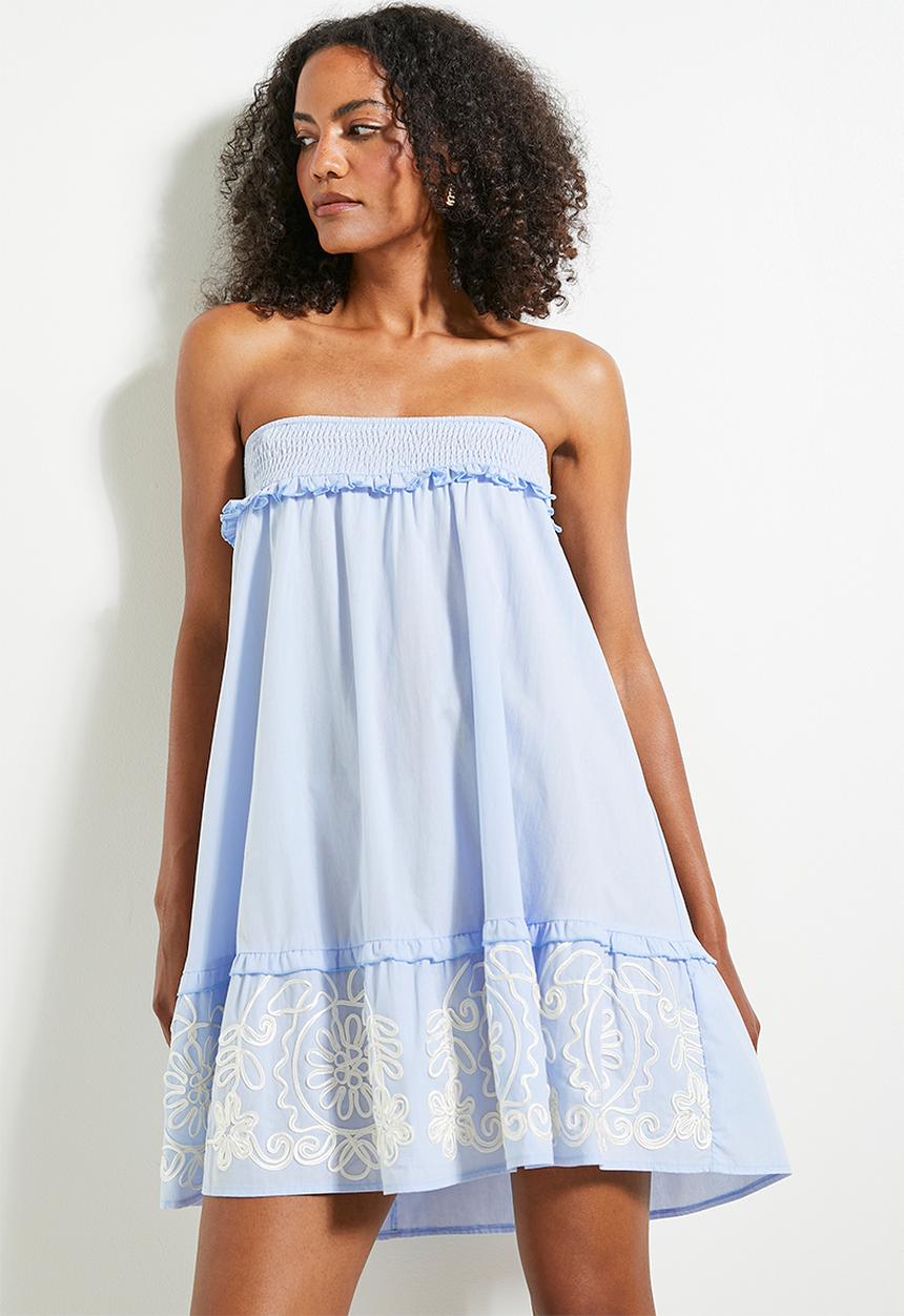 MILLA - Strapless embroidery mini with frill detail - blue