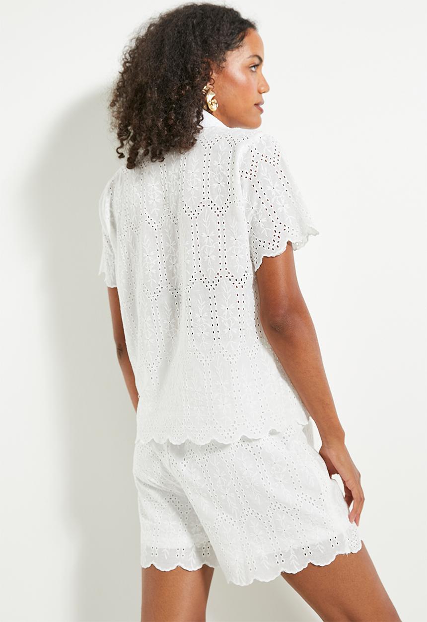 Superbalist - Anglaise pull on shorts - white
