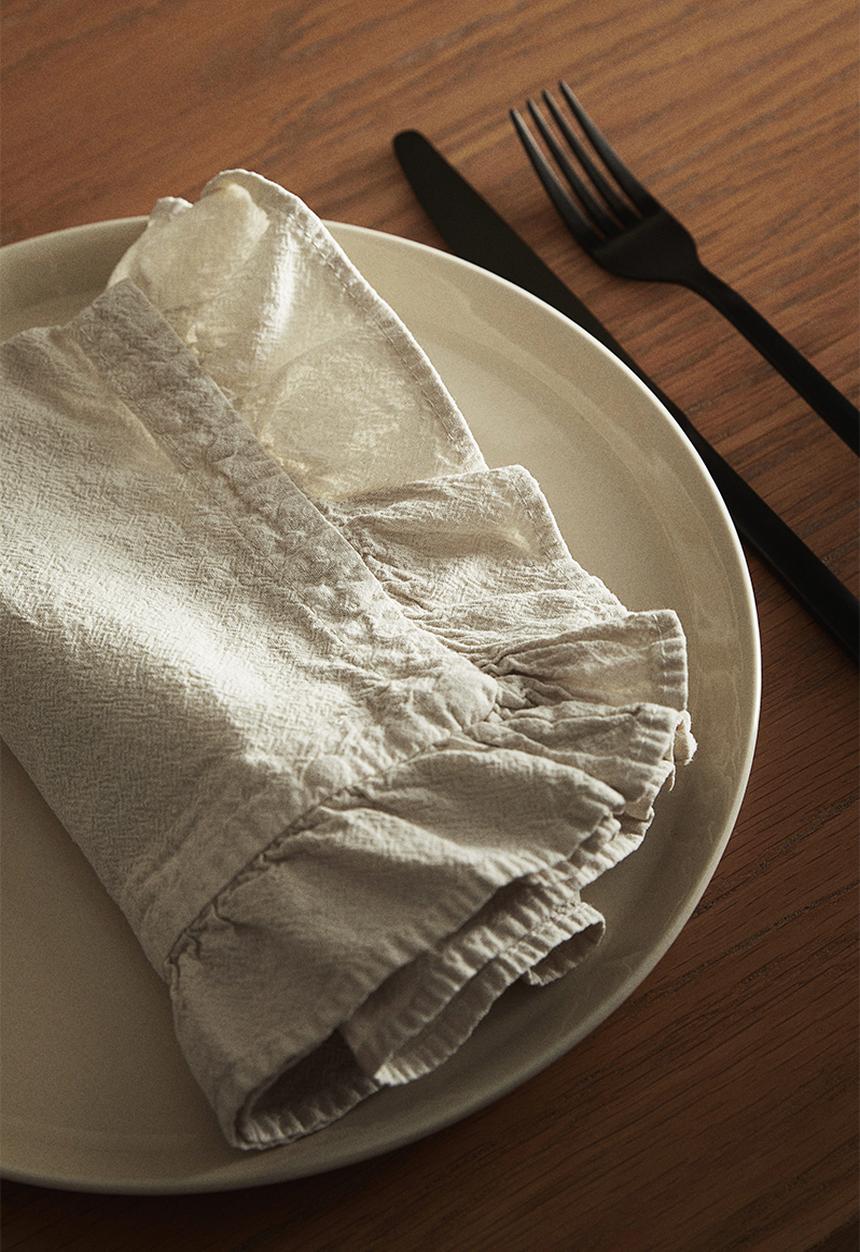 H&M - 2 Pack frill-trimmed napkins - light beige