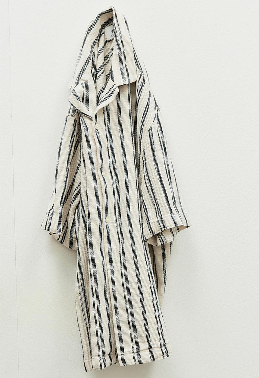 H&M - Regular fit resort shirt - beige & black striped