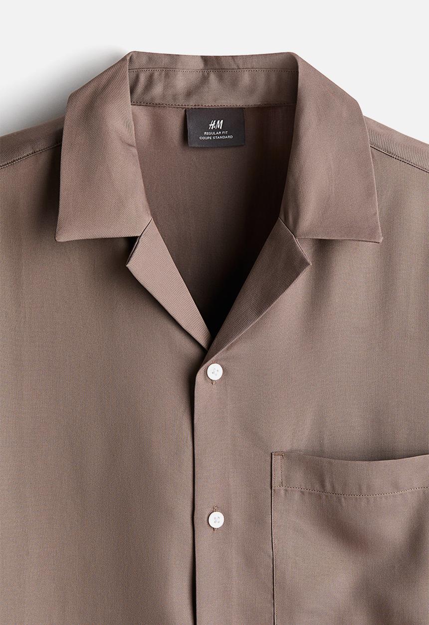 H&M - Regular fit lyocell resort shirt - dark beige