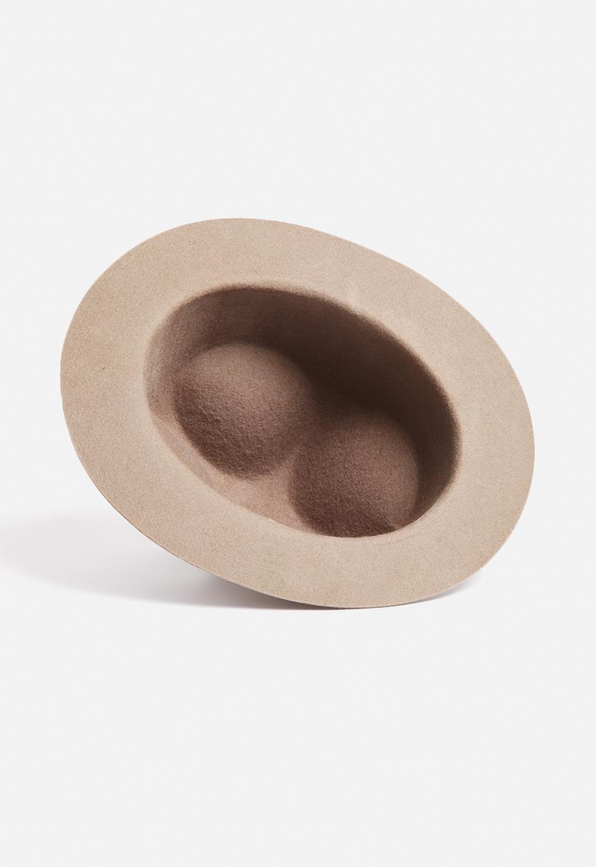 Simon and Mary - Mounty raw hat