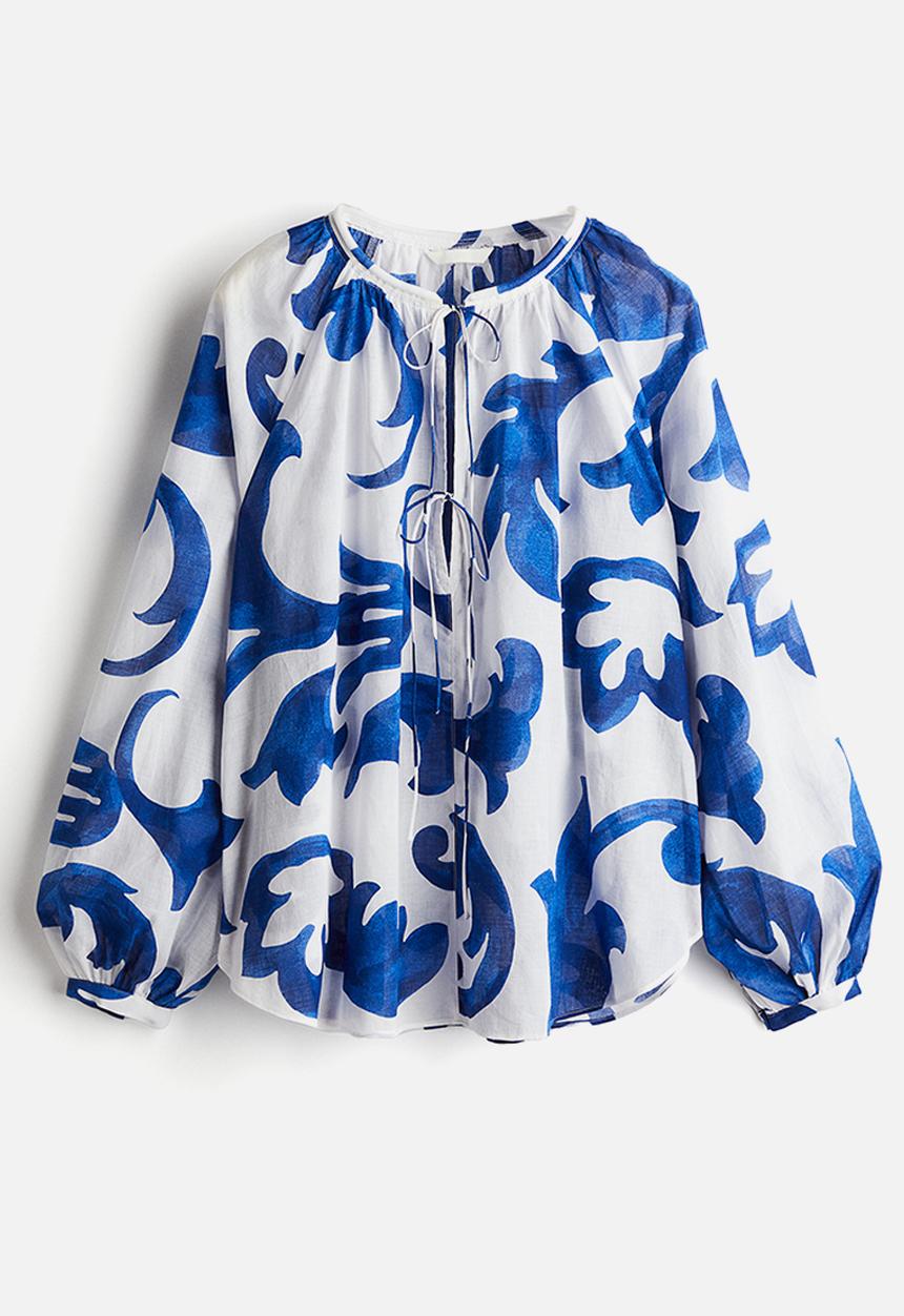 H&M - Tie-detail blouse - white & blue patterned