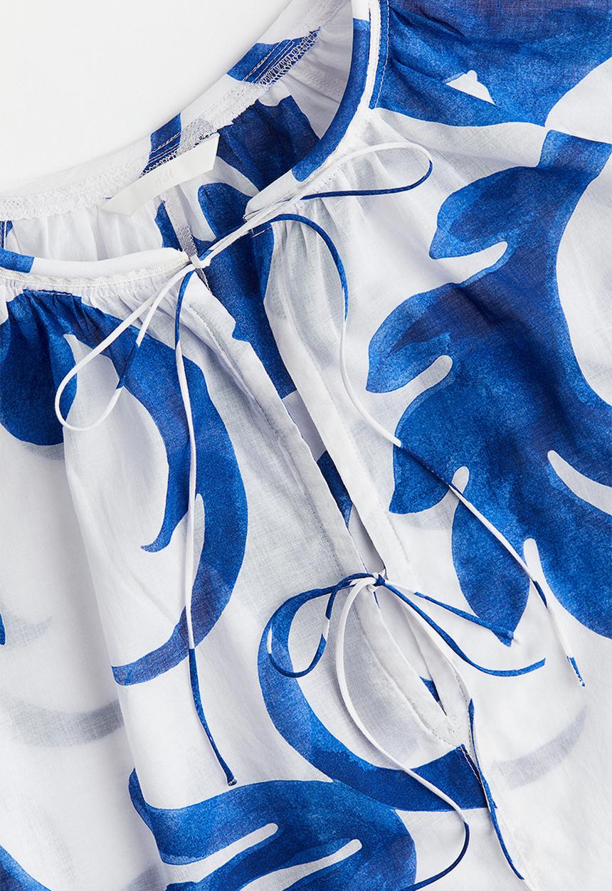 H&M - Tie-detail blouse - white & blue patterned