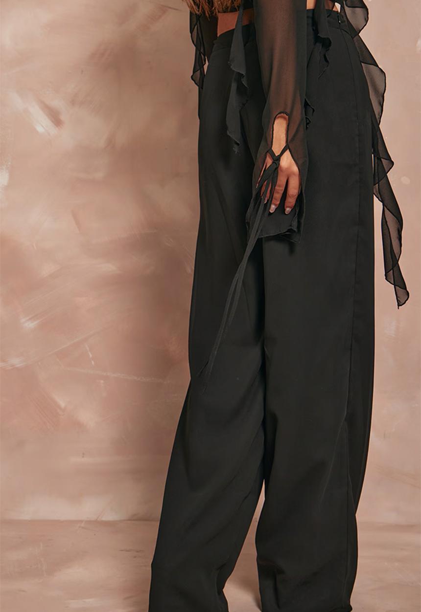 PrettyLittleThing - Chiffon Mid Rise Wide Leg Trousers - Black