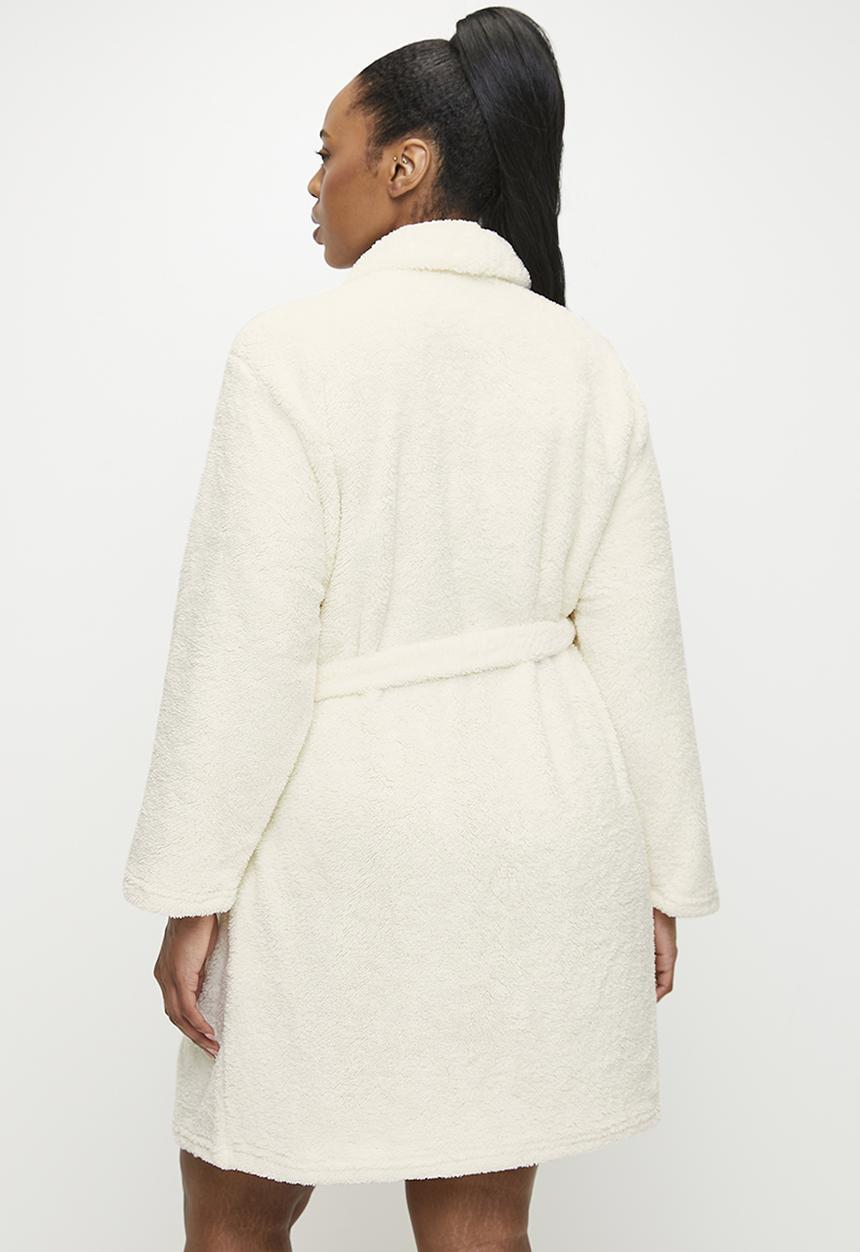 Trendyol - Plus Wellsoft/Plush Belted Short Dressing Gown - Ecru