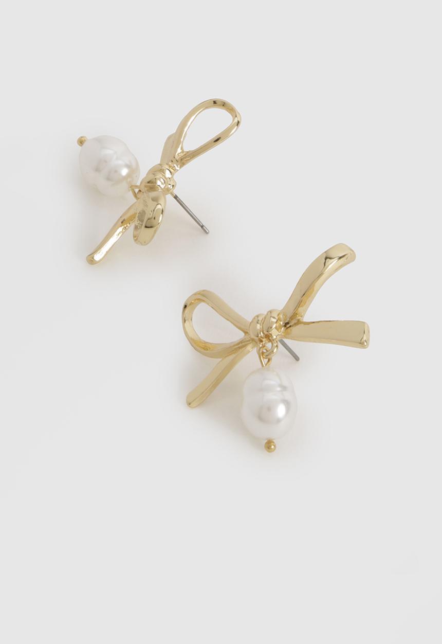 boohoo - Oversized Bow Pearl Drop Earrings - gold