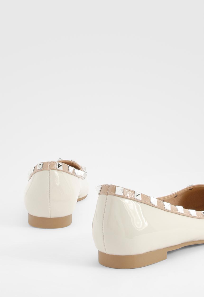 boohoo - Stud Detail Pointed Ballerina - Off White