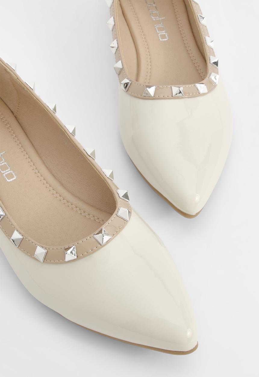 boohoo - Stud Detail Pointed Ballerina - Off White