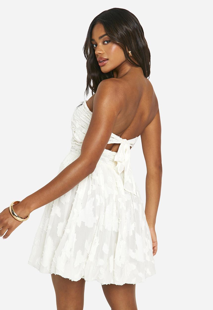 boohoo - Burnout Floral Bandeau Ruched Mini Dress - White
