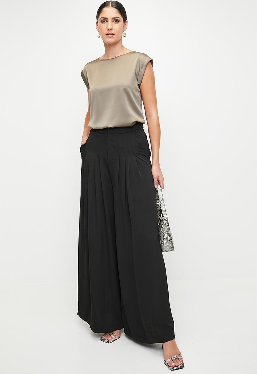 edit - Sewn in pleated pants - black