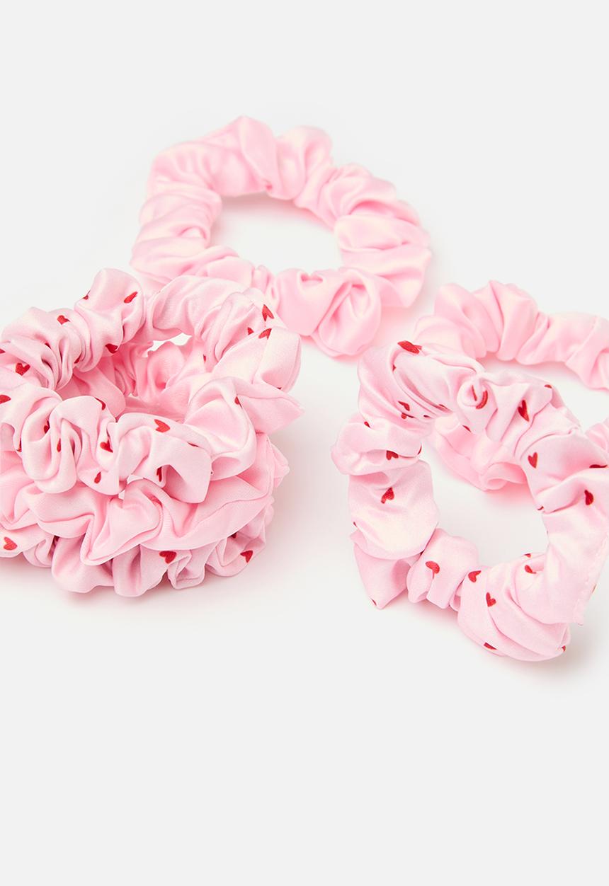 Cotton On - 2 pack ballerina scrunchie pack - blush pink satin/ballerina hearts