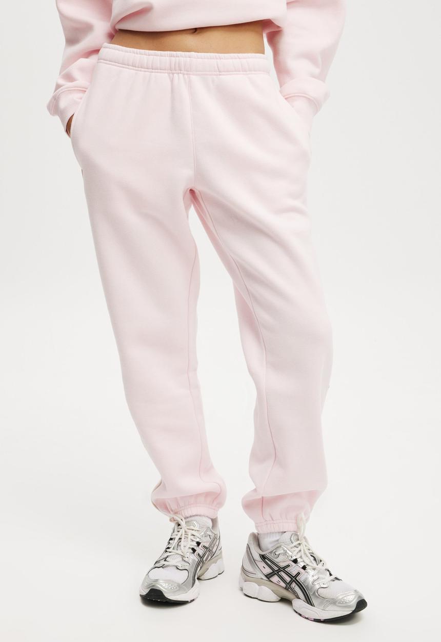 Cotton On - Plush Essential Gym Sweatpant - Cherry Dream/Coconut Milk