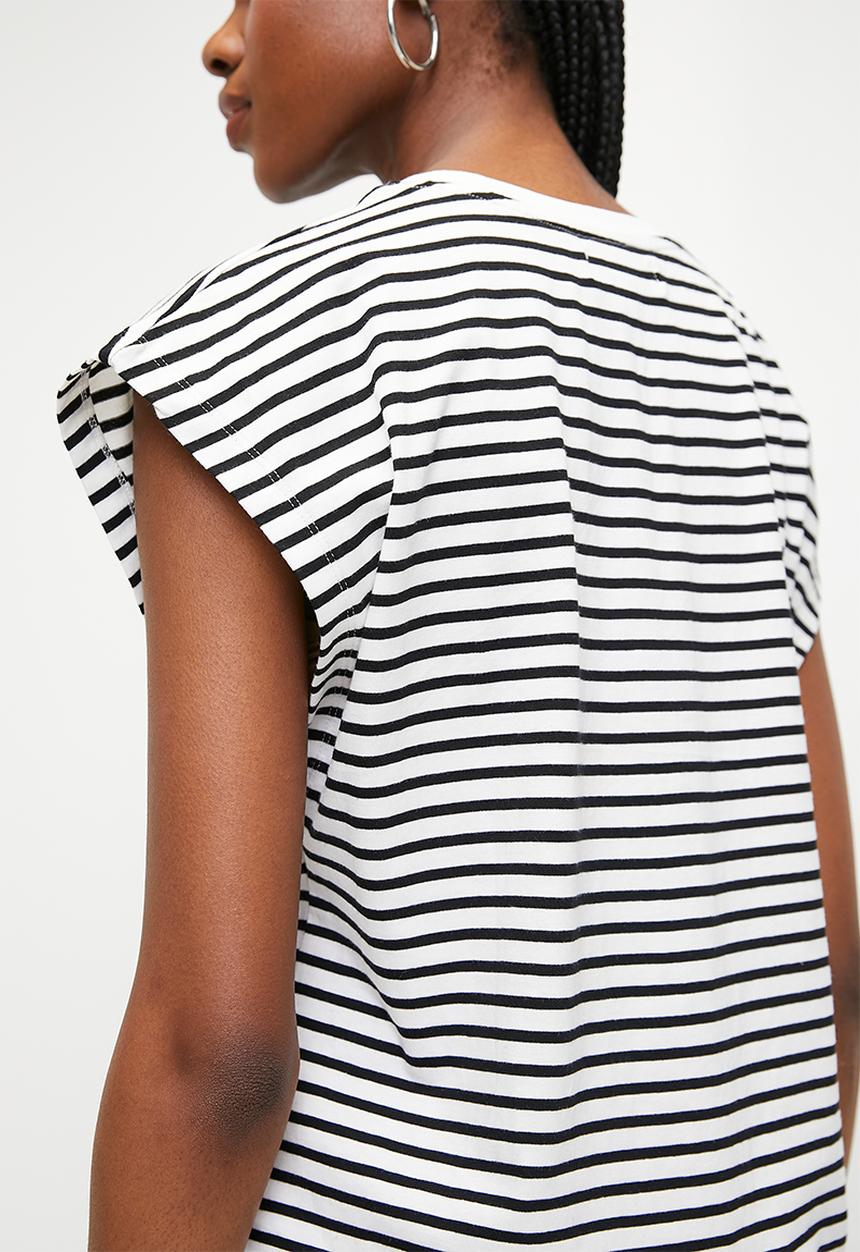 Superbalist - Extended sleeve top - off white & black