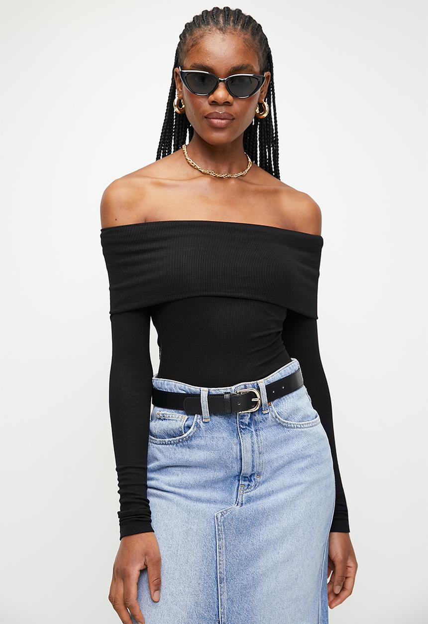 Superbalist - Fitted off the shoulder tee - black
