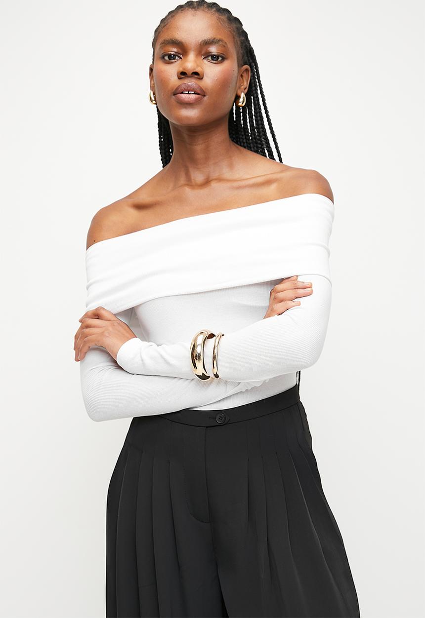 Superbalist - Fitted off the shoulder tee - white