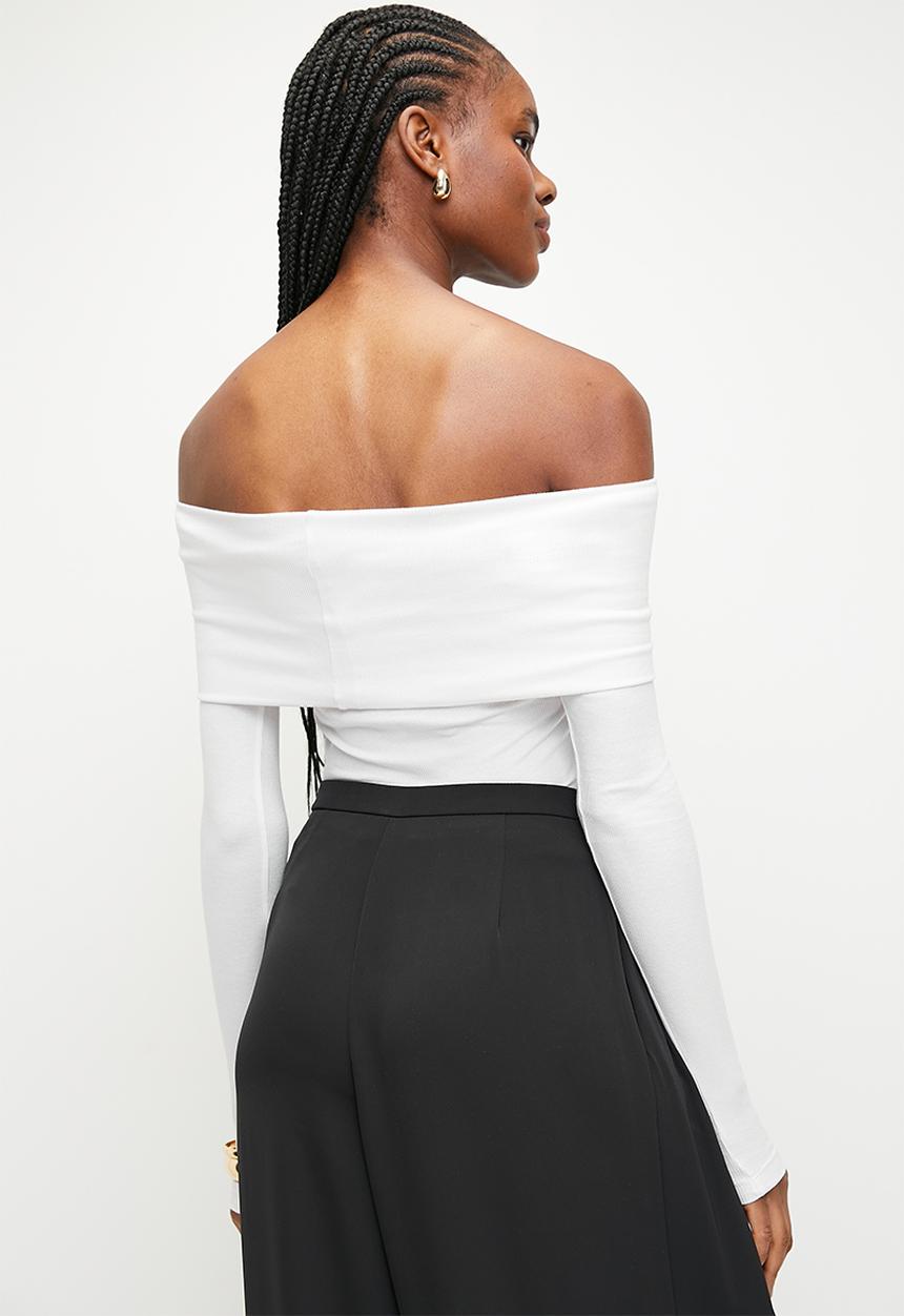 Superbalist - Fitted off the shoulder tee - white