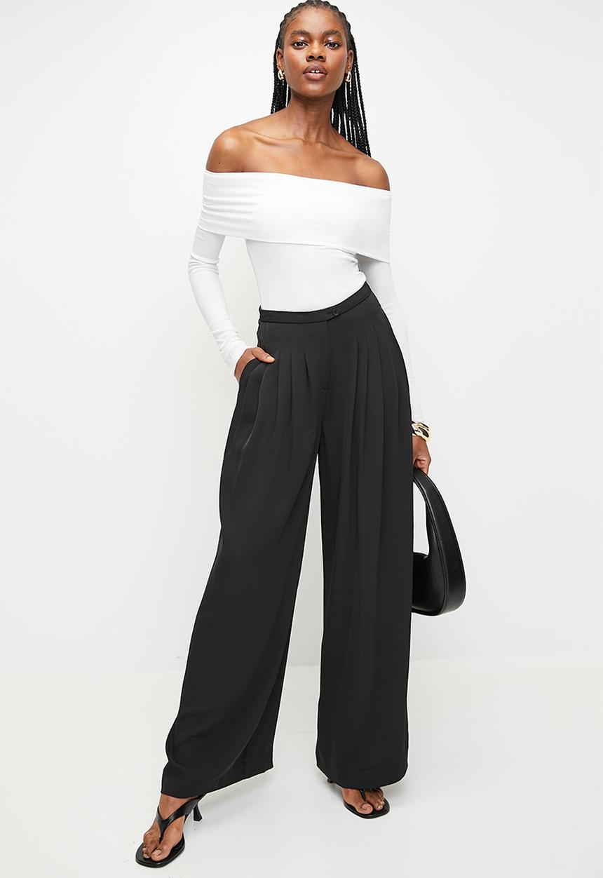 Superbalist - Fitted off the shoulder tee - white