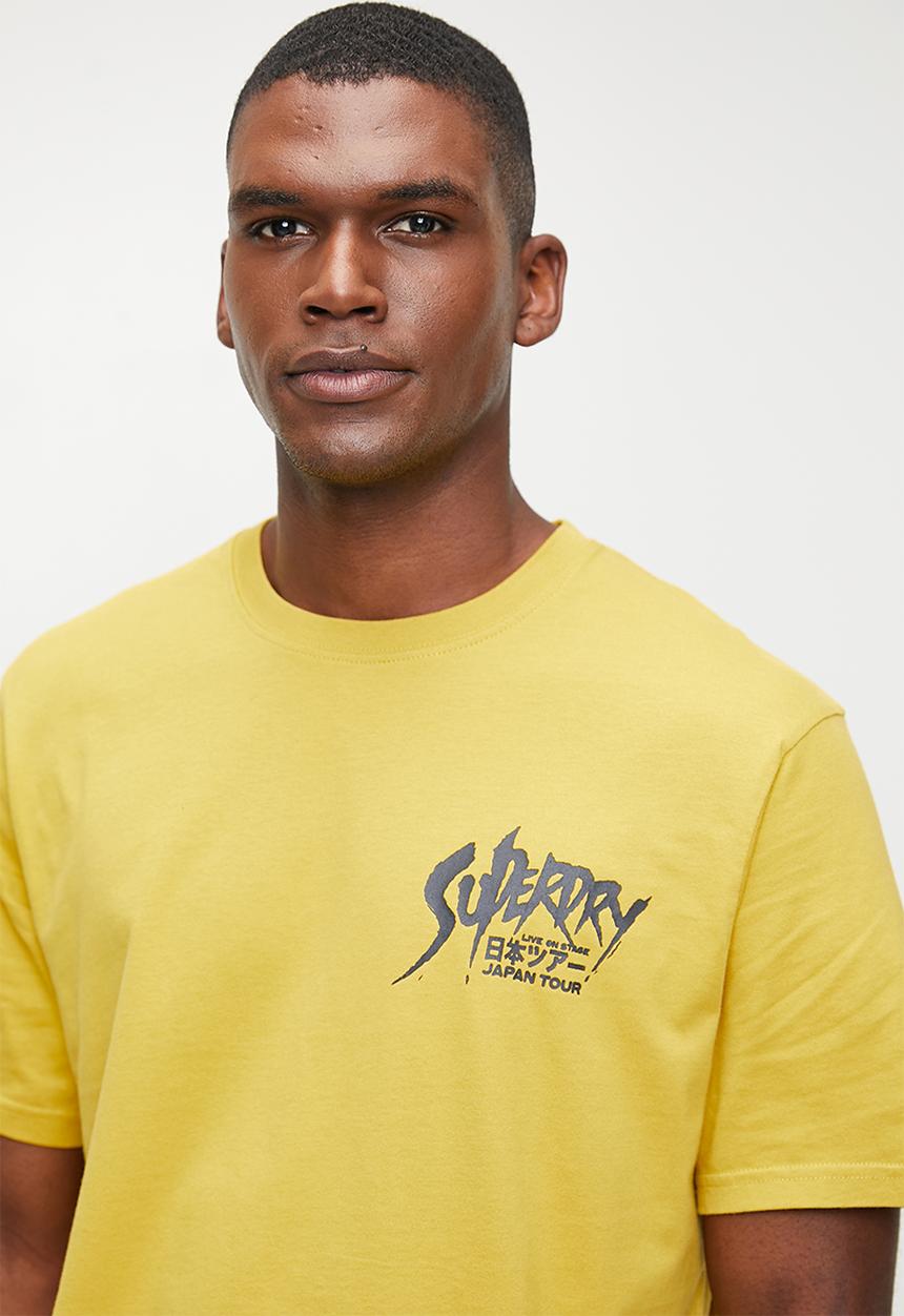 Superdry. - Lo-fi punk graphic loose tee - Oil Yellow