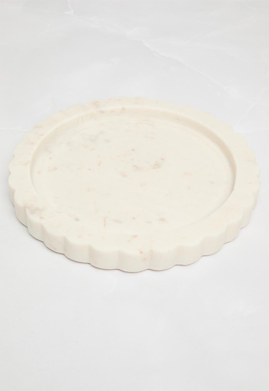Sixth Floor - Scalloped marble platter - White