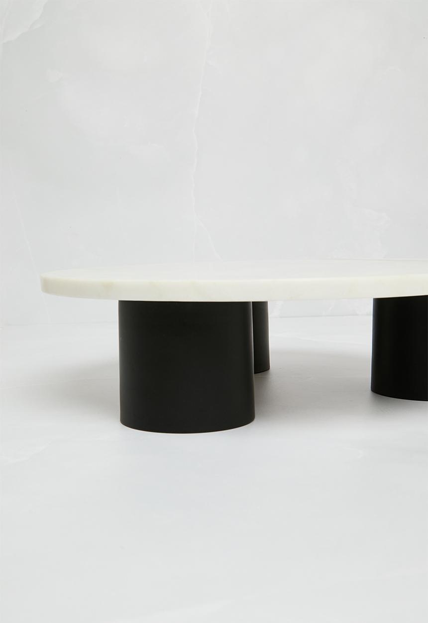 Sixth Floor - Stilo round platter on stand - grey