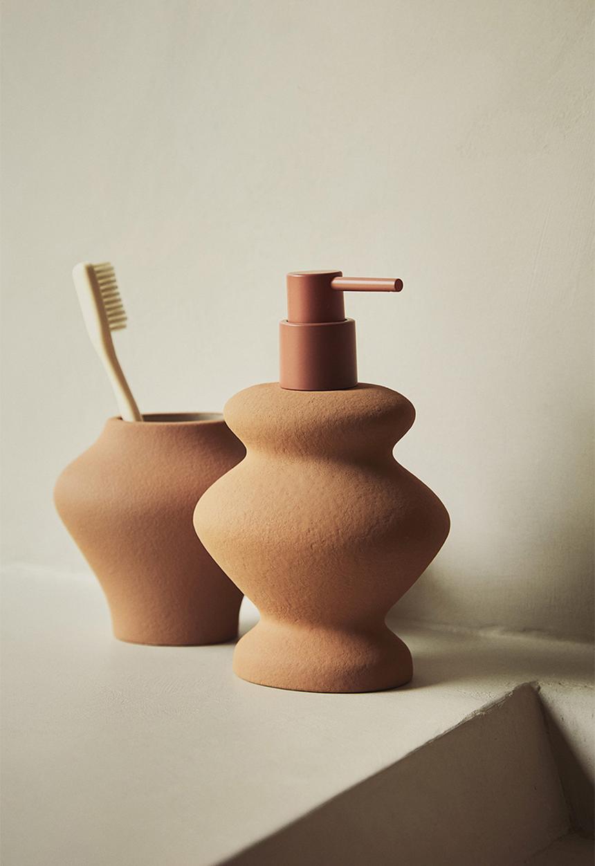 H&M - Stoneware soap dispenser - brown
