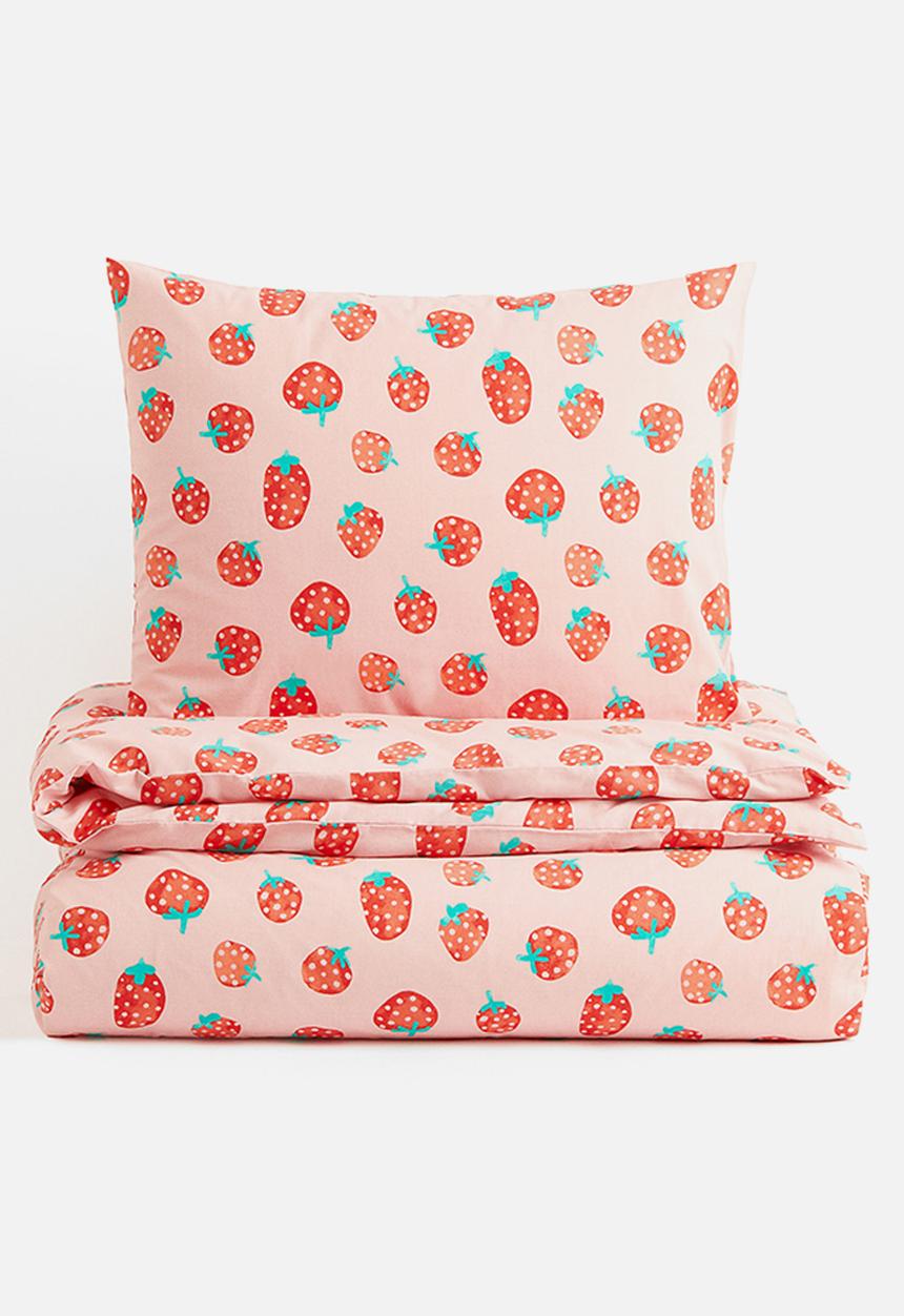 H&M - Patterned single duvet cover set - light pink strawberries