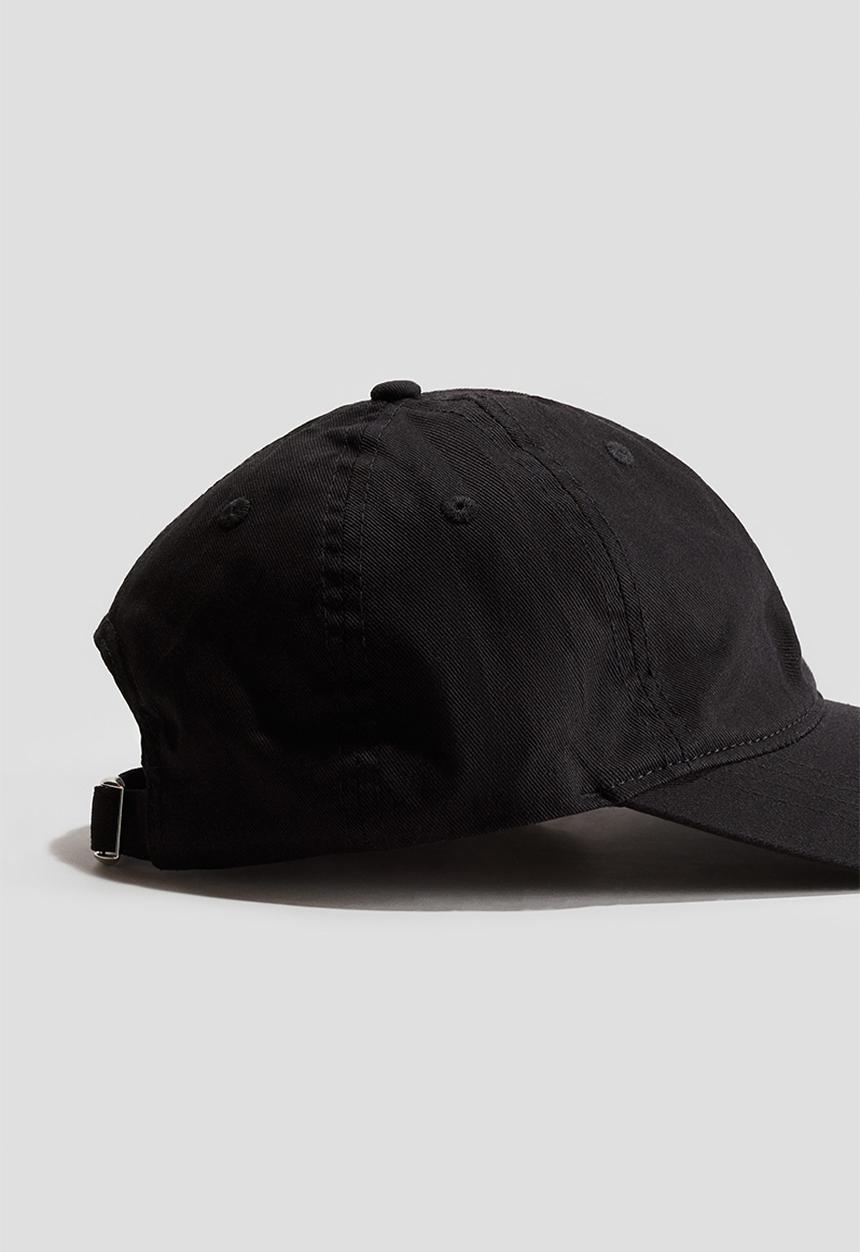 H&M - Keith Haring X H&M:  Cotton twill cap - black